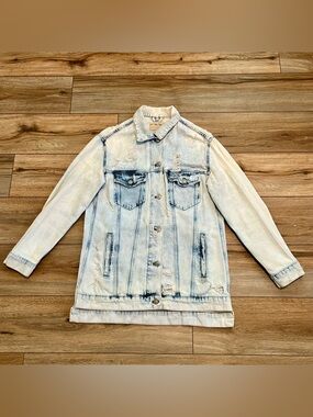 We The Free People Destroyed Long and Lean Trucker Jacket SZ XS Blue Denim
